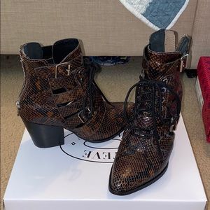 Steve Madden leather bootie